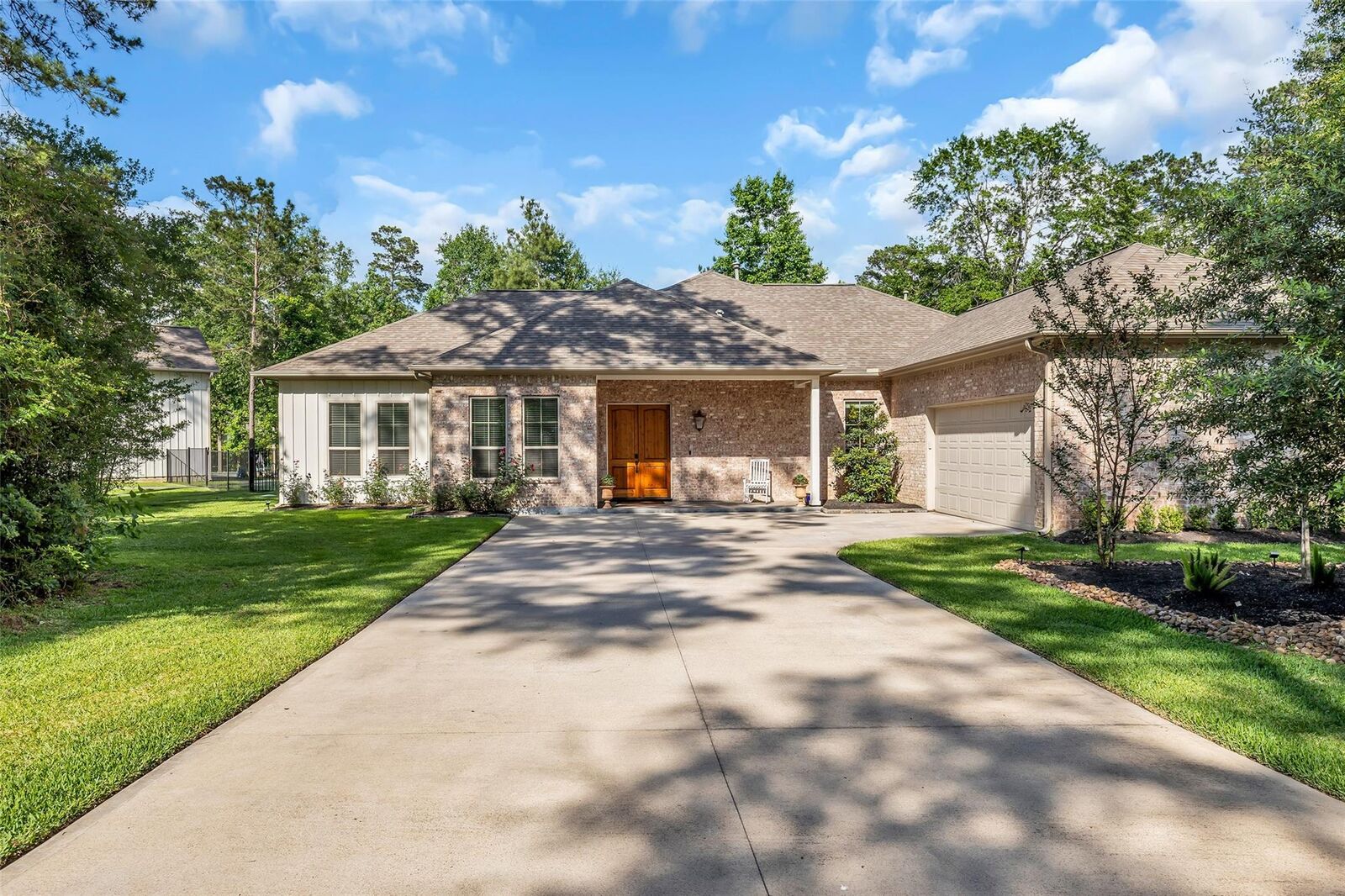 Property Photo:  12134 S Tara Plantation Drive  TX 77375 