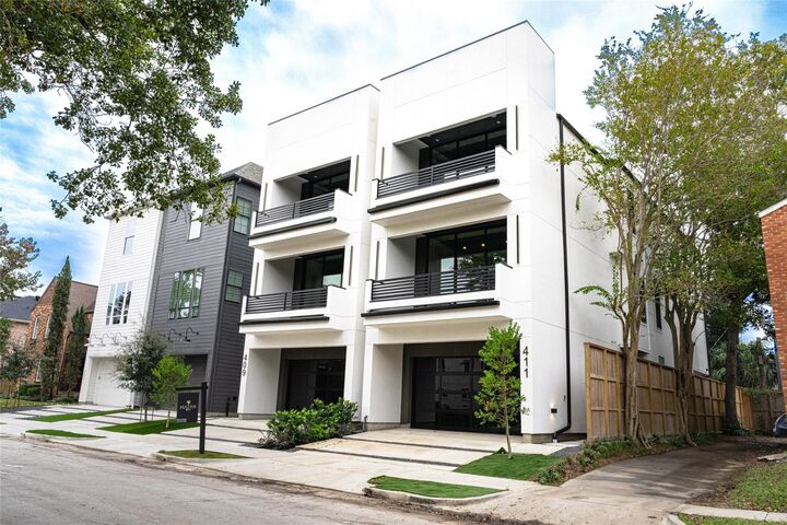Property Photo:  411 W Saulnier Street  TX 77019 