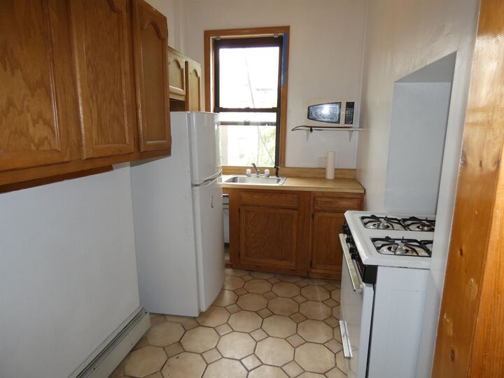 Property Photo:  936 Willow Ave 3  NJ 07030 