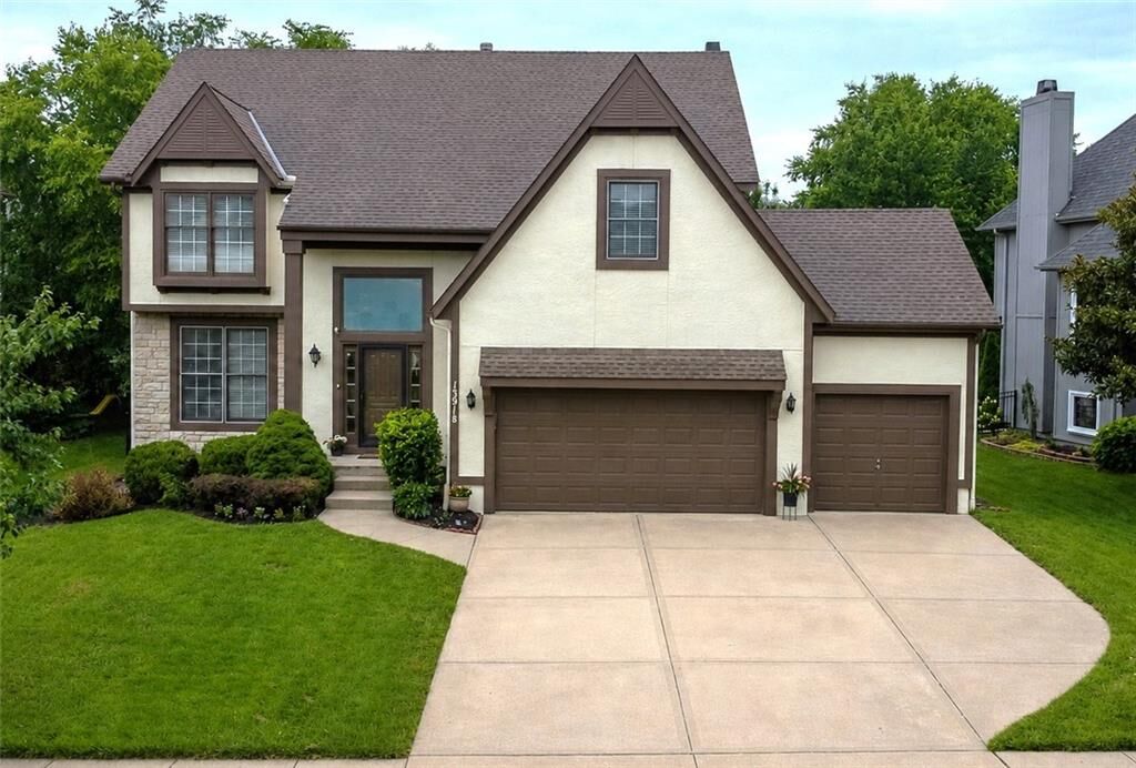 Property Photo:  13918 Parkhill Street  KS 66221 