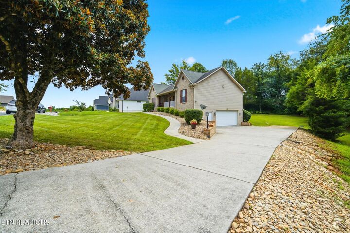 Property Photo:  117 Saloli Way  TN 37774 