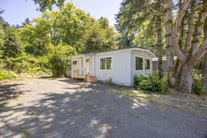 Property Photo: 6310 US-101 19 OR 97368