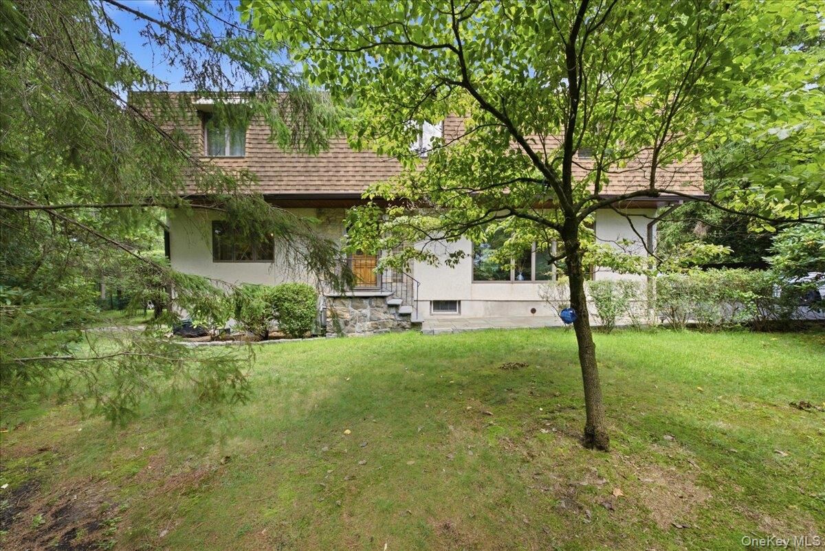 Property Photo: 15 Woodcrest Terrace NY 10501