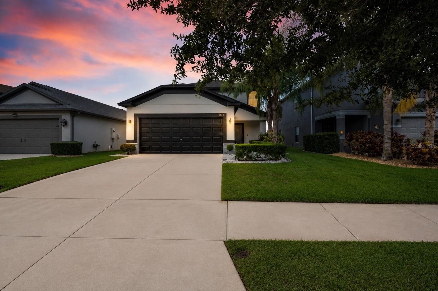 Property Photo: 1921 Hawks View Drive FL 33570