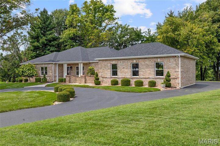 Property Photo:  63 Leinster Hill Lane  MO 63304 