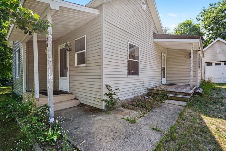 Property Photo: 34 E Washington Street MI 49337