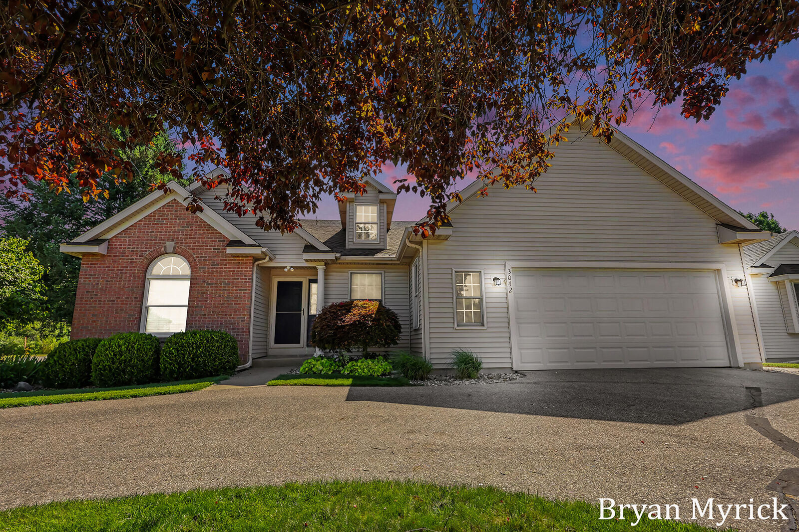 Property Photo: 3042 Roberts Way MI 49424