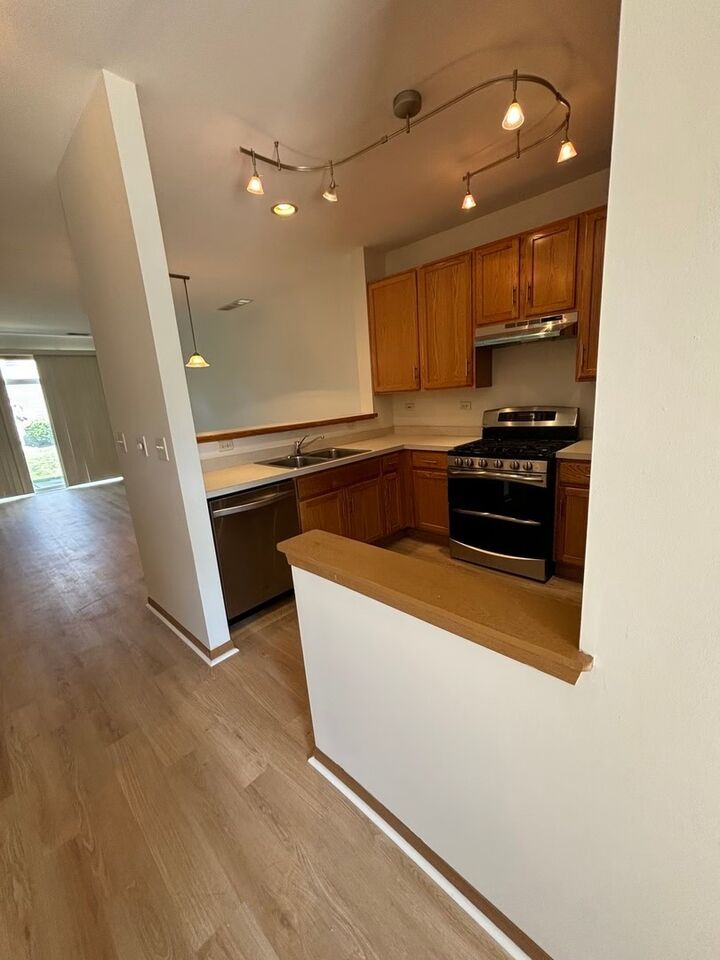 Property Photo:  2422 Golf Ridge Circle  IL 60563 