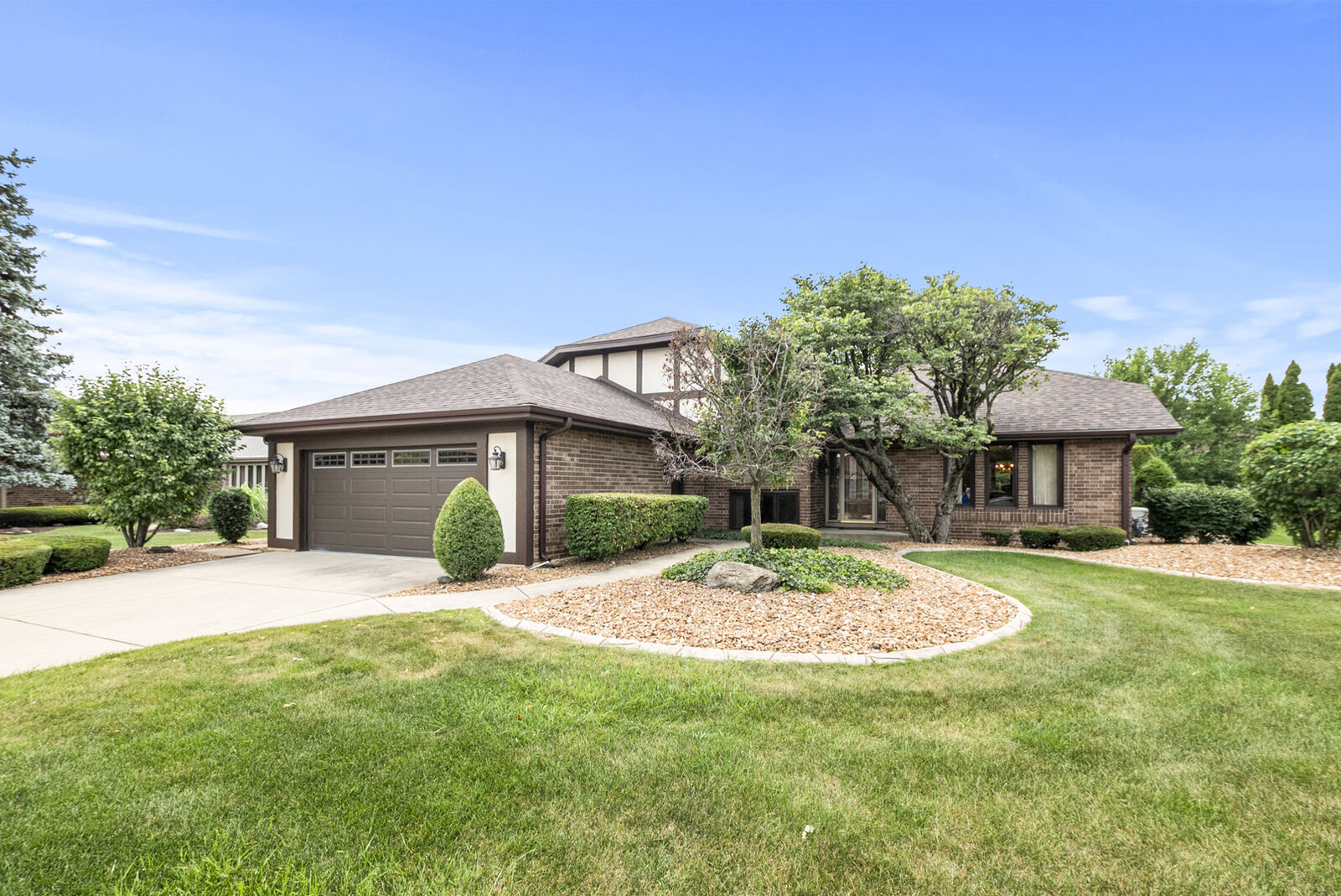 Property Photo:  8247 Shipston Street  IL 60462 