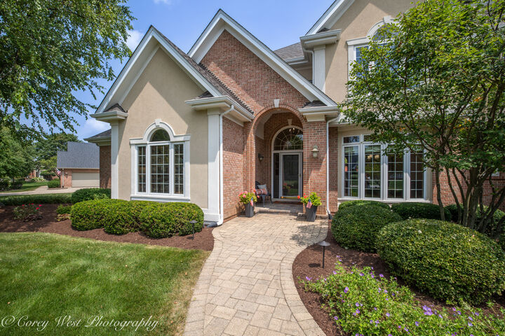 Property Photo: 4N843 W Woods Drive IL 60175