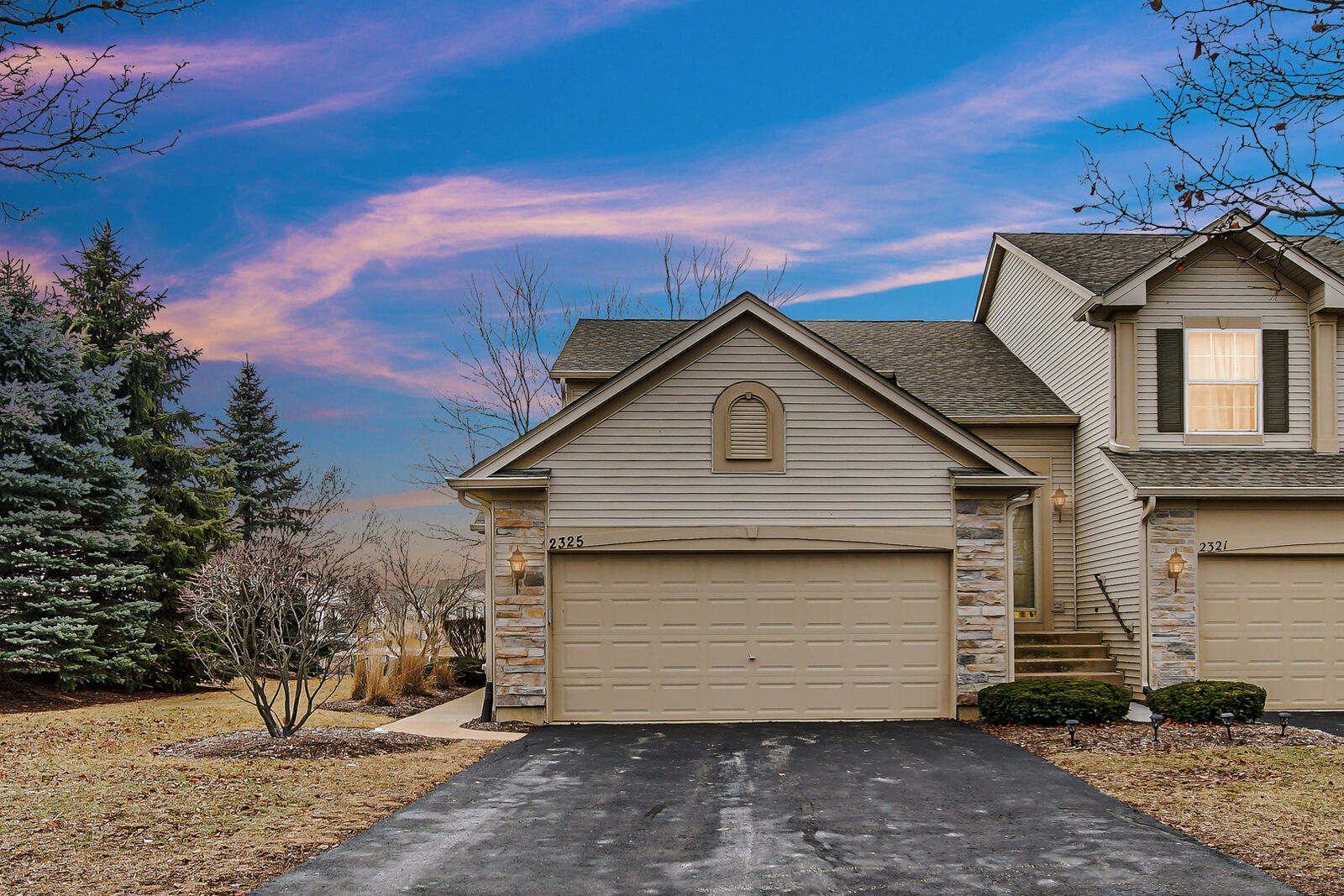 Property Photo: 2325 Summerlin Drive IL 60503