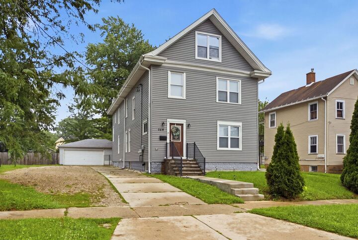 Property Photo:  629 N Root Street  IL 60505 