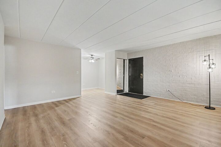 Property Photo: 108 E Bailey Road B IL 60565