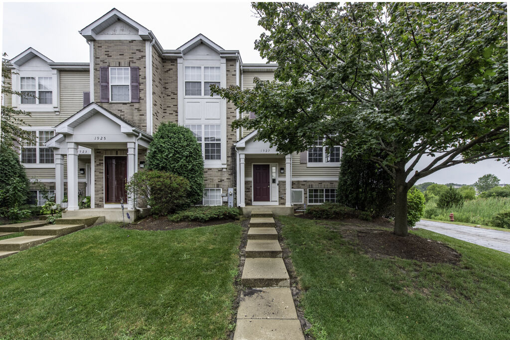 Property Photo: 1927 Freedom Court 40-1 IL 60099