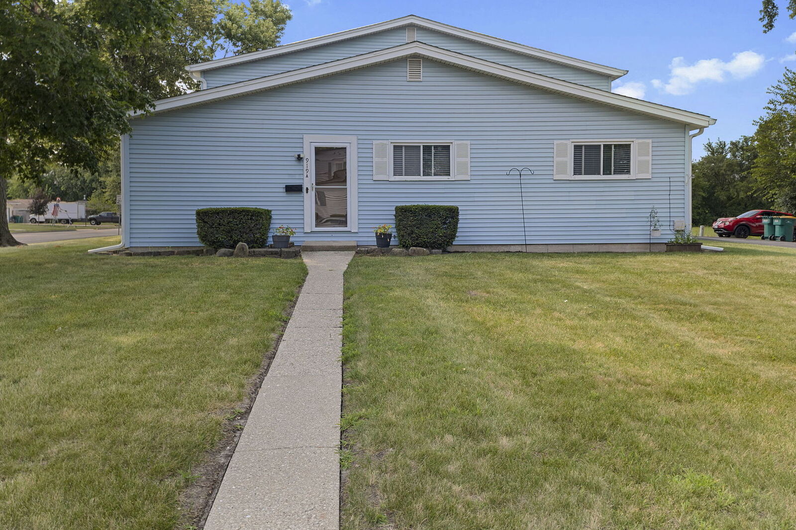 Property Photo: 919 Gael Drive A IL 60435