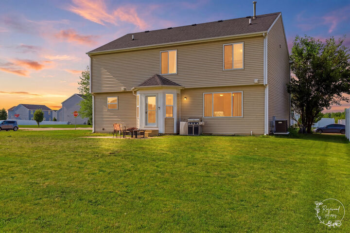 Property Photo:  