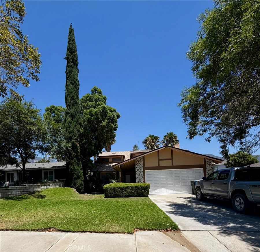 Property Photo: 2404 Hyatt CA 92407