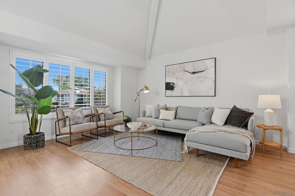 Property Photo:  867 Hollyhock Ct  CA 92011 