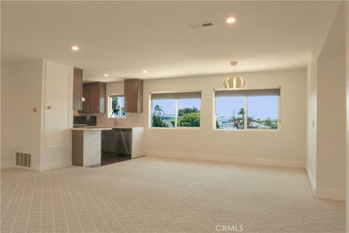 Property Photo:  423 1/2 Westminster Avenue B  CA 92663 