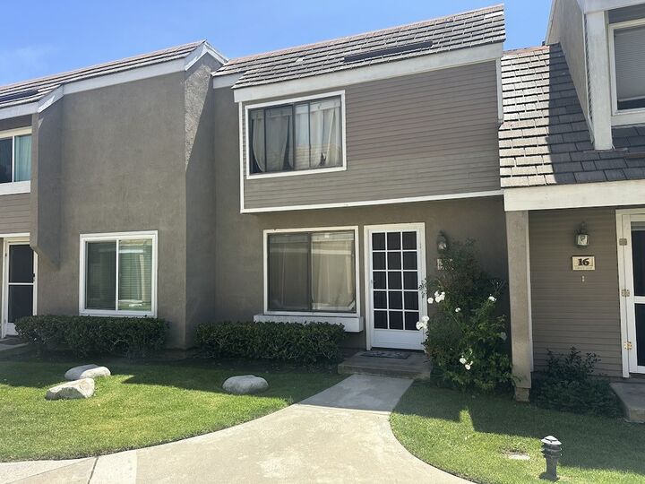 Property Photo:  14 Greenleaf  CA 92604 