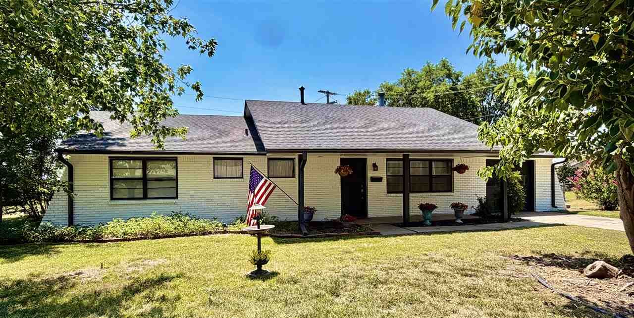 Property Photo:  903 Robin Road  OK 74631 