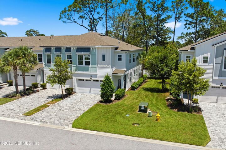 Property Photo: 14135 Backbarrier Road FL 32224