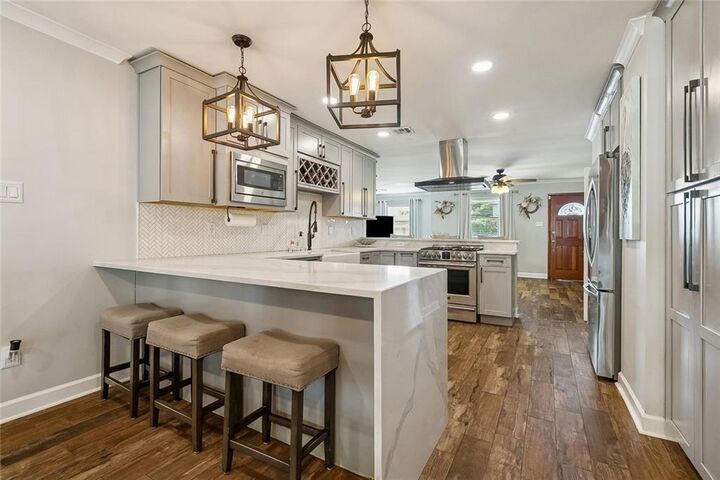 Property Photo:  2028 Francis Avenue  LA 70003 