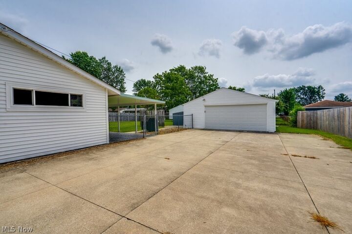 Property Photo:  1756 Evergreen Drive  OH 44241 