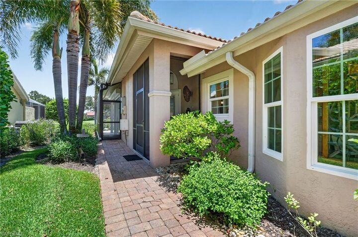 Property Photo: 13071 Southampton Dr FL 34135