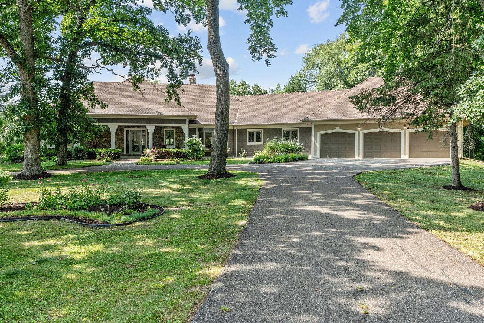Property Photo: 592 County Road 24 MN 55391