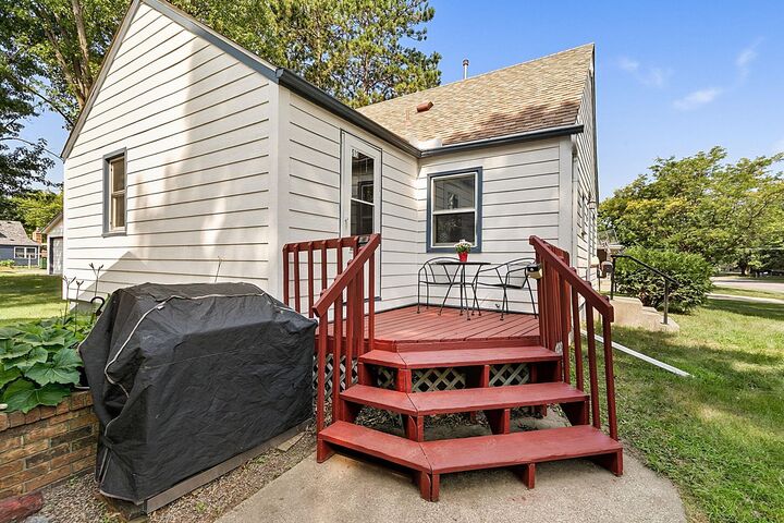 Property Photo: 513 6th Avenue N MN 56379