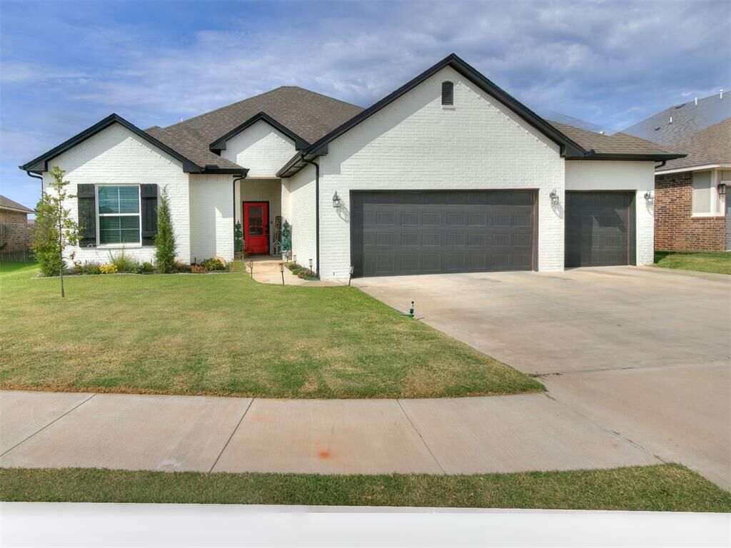 Property Photo:  10812 Glover River Drive  OK 73099 