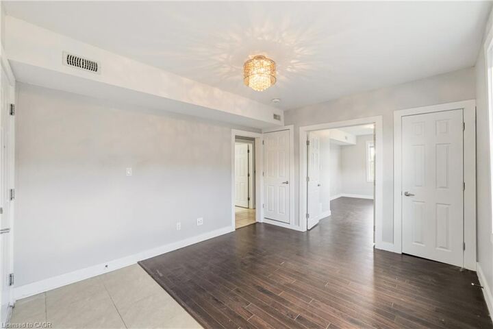 Property Photo:  1544 King Street E 406  ON L8K 1S9 