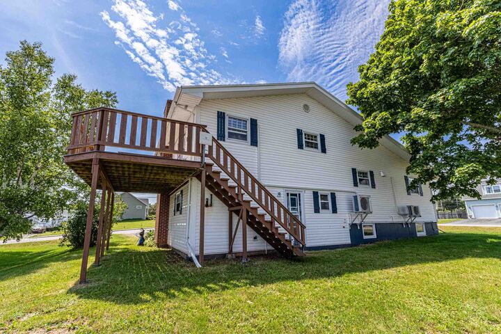 Property Photo: 324 Kinlock Road PE C1B 2M6