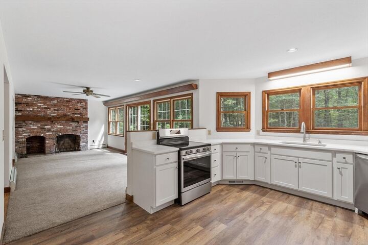 Property Photo:  686 Scott Rd  MA 01420 