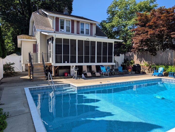Property Photo:  1 Agate Ave 1  MA 01604 