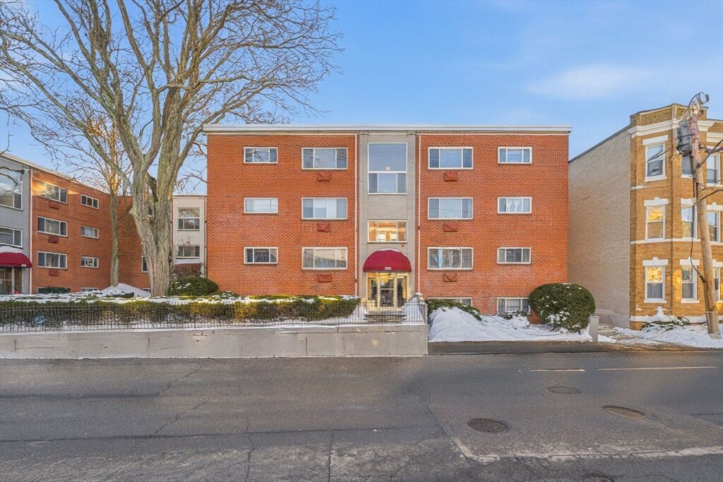 Property Photo:  239 Kelton St 41  MA 02134 