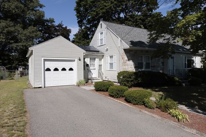 Property Photo:  10 Marinel Ave  MA 01863 