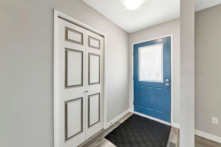 Property Photo:  5104 54A Street  AB T9V 0S5 