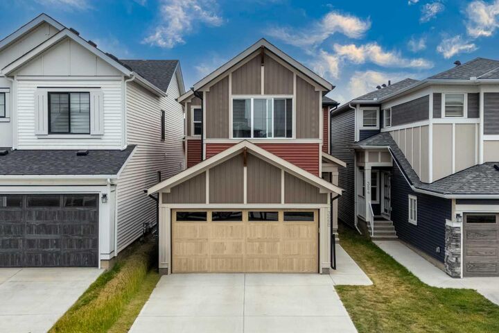 328 Homestead Grove NE — photo 1