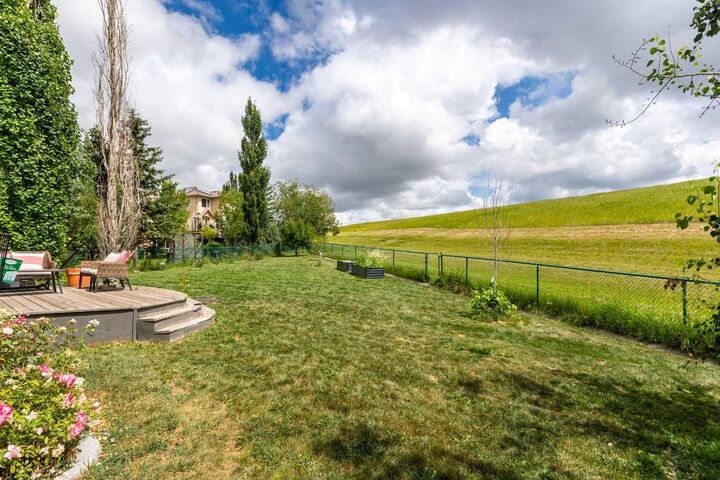 81 Royal Crest Terrace NW — photo 1