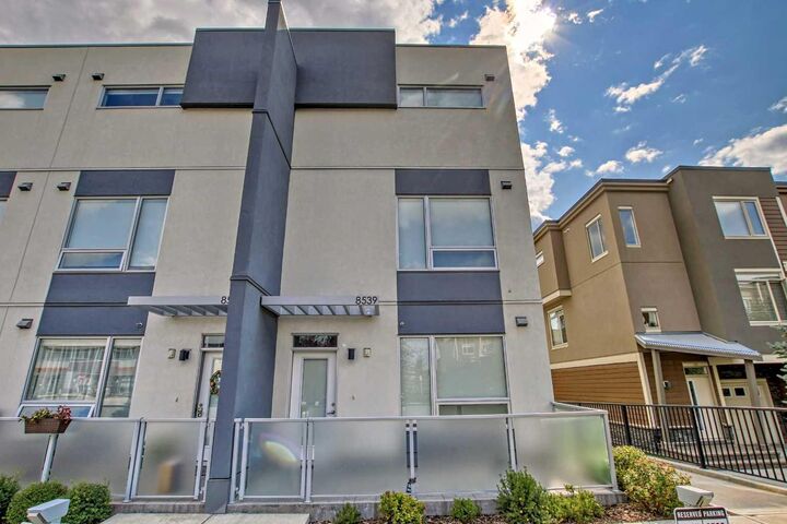 8539 8A Avenue SW — photo 1