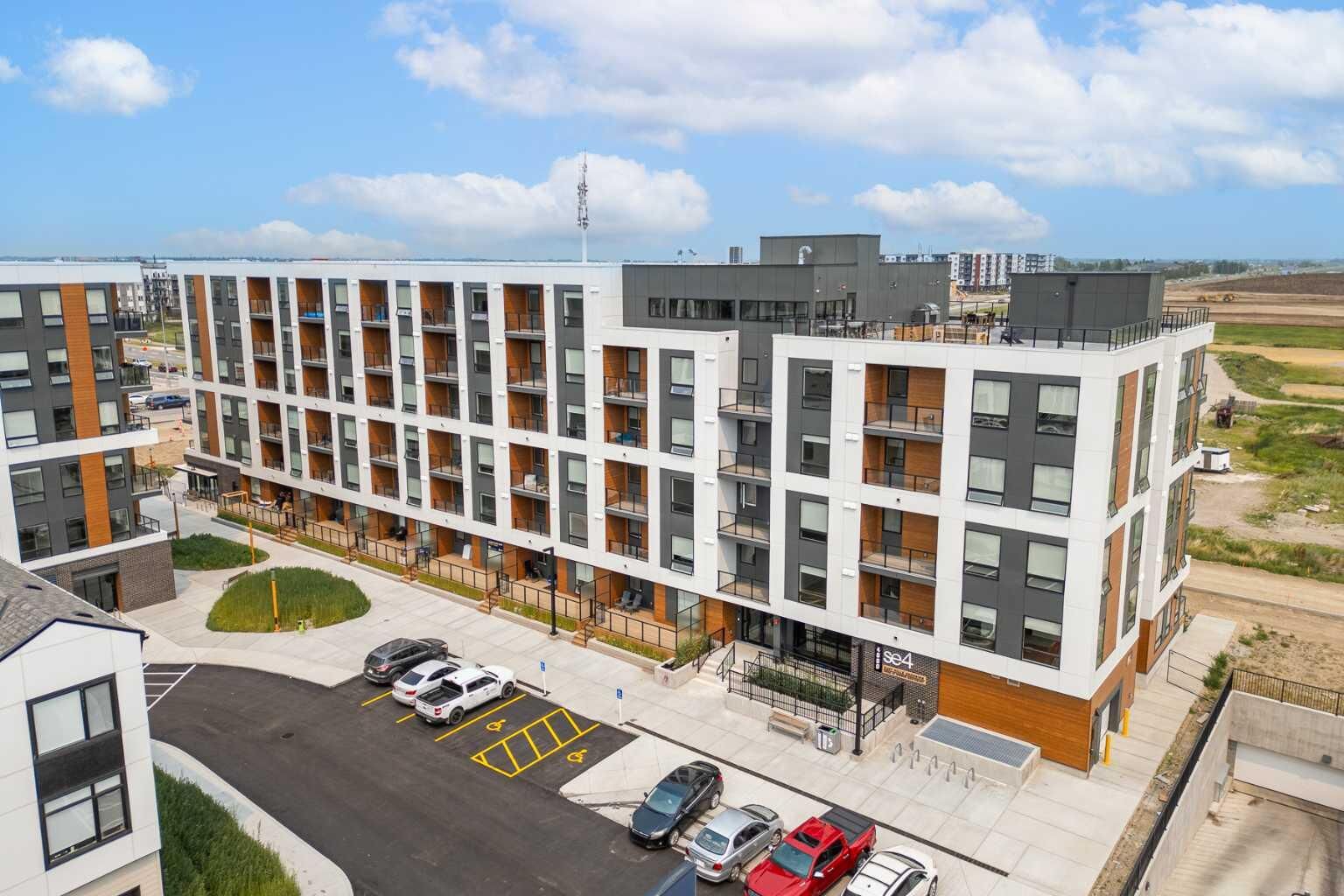 Property Photo: 8500 19 Avenue SE 4501 AB T2A 7V1