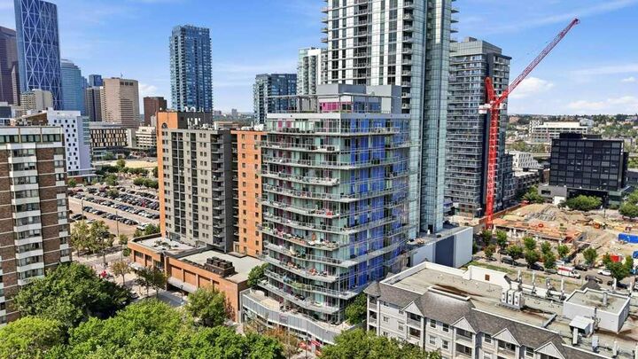 624 8 Avenue SE 1009 — photo 1