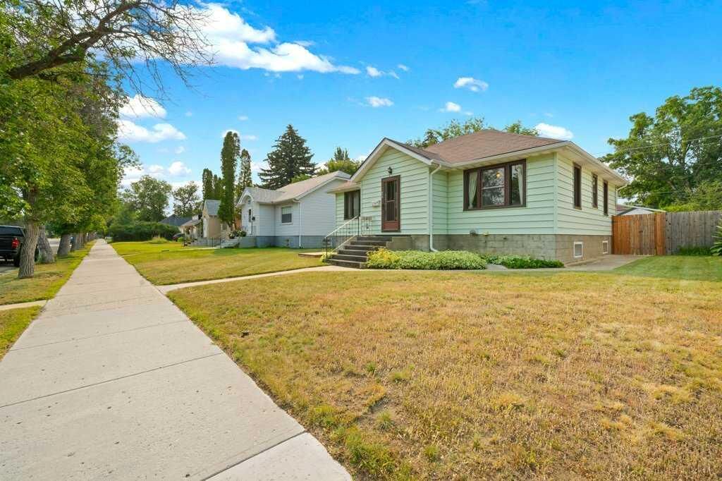 Property Photo:  313 6 Street SE  AB T1A 1H2 