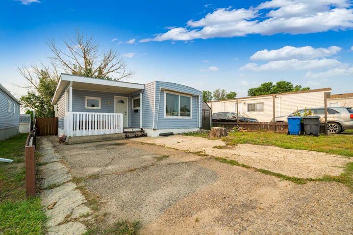 17 De Havilland Boulevard SW — photo 1