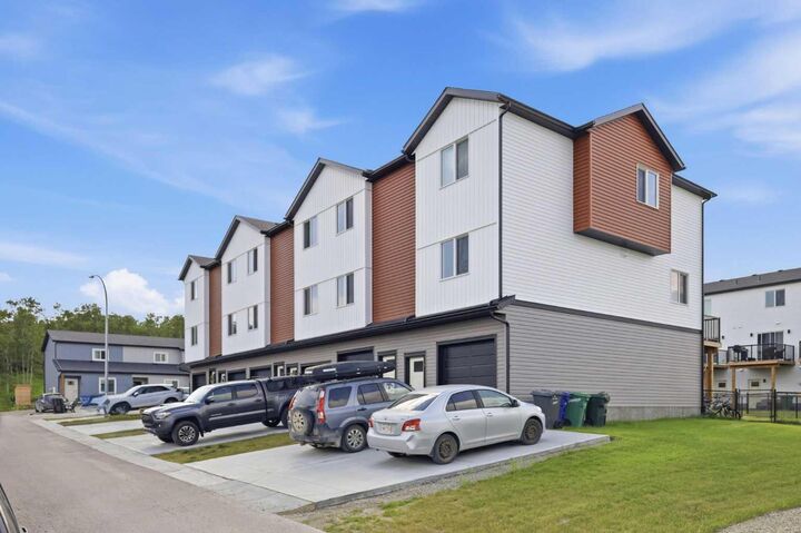 Property Photo:  11 Park Lane  AB T0M 0W0 