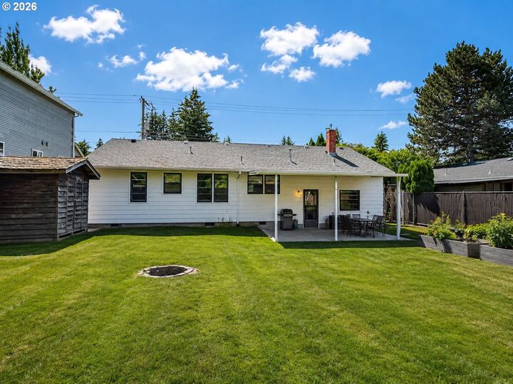Property Photo:  1420 SE 117th Ave  OR 97216 