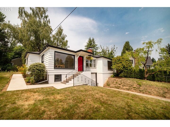 Property Photo: 2133 SW Taylors Ferry Rd OR 97219