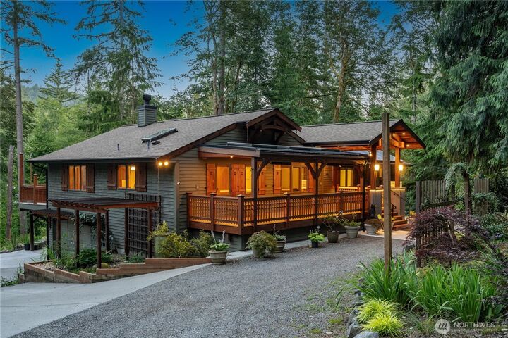 Property Photo:  14808  260th Avenue SE  WA 98027 